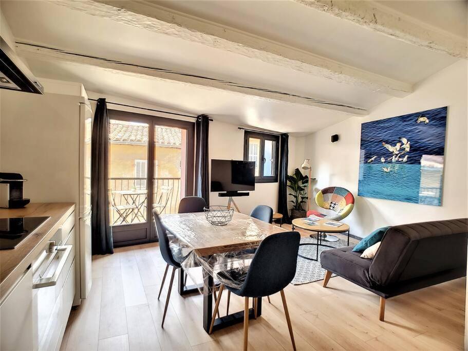 Un Balcon, Au Coeur Du Village كاسيس المظهر الخارجي الصورة